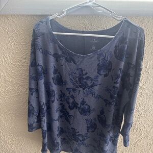 Blue floral 3/4 length shirt